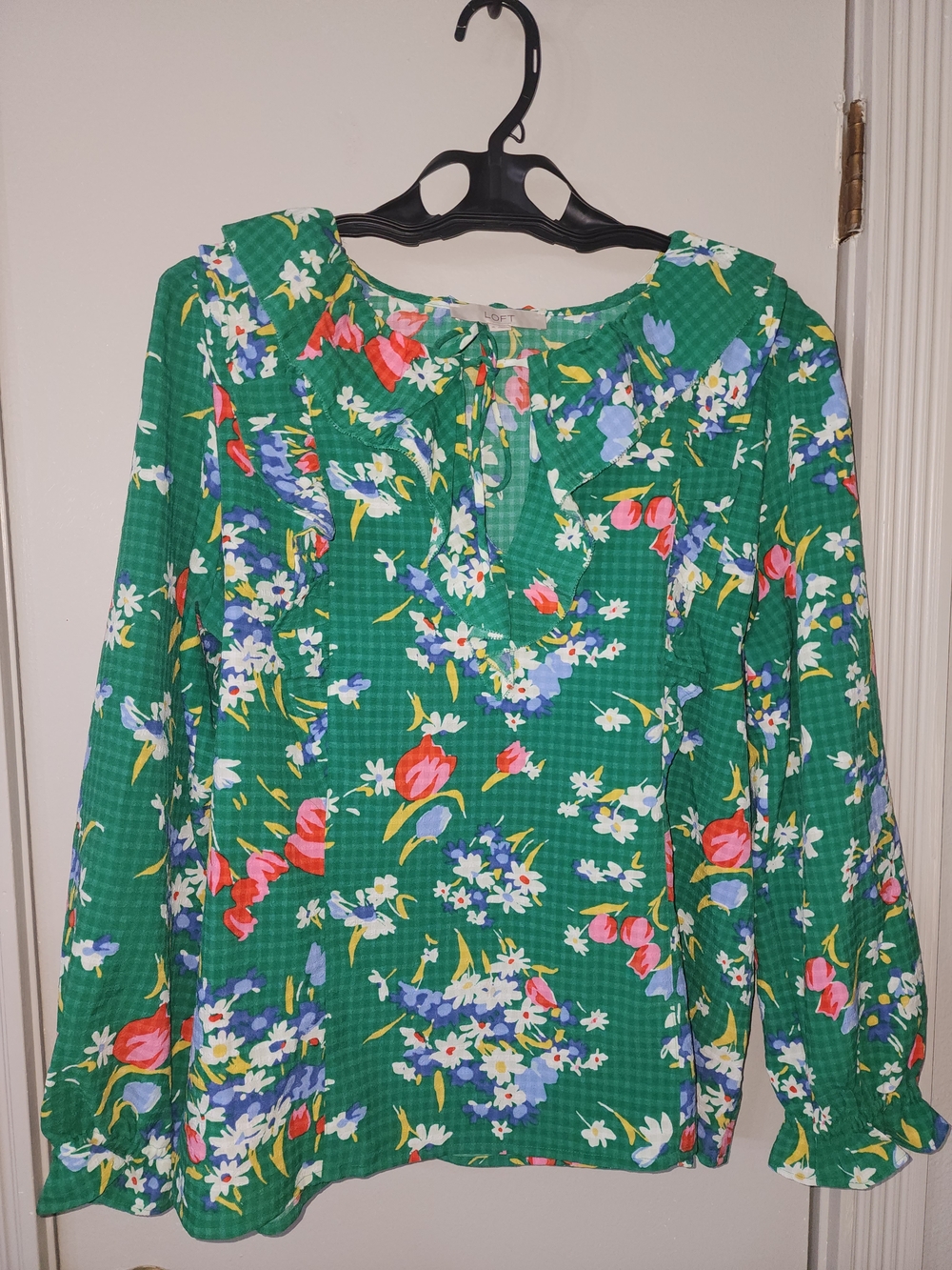 LOFT Green Floral Long-Sleeve Ruffled Collar Blouse